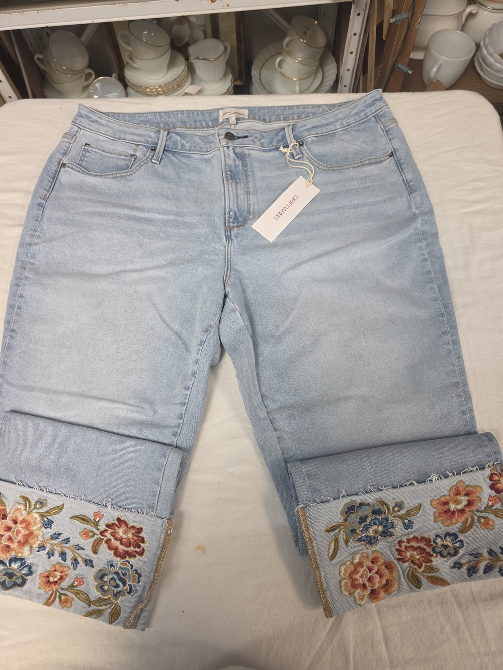 DRIFTWOOD Light Blue Cropped Jeans with Floral Embroidered Cuffs